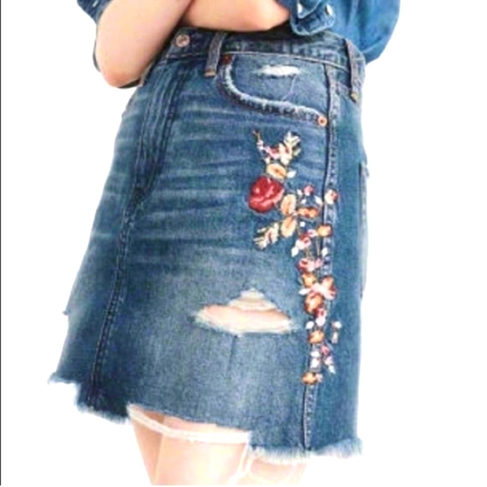 ABERCROMBIE & FITCH Jean Floral Embroidered Distressed Mini Skirt Womens Size 28
